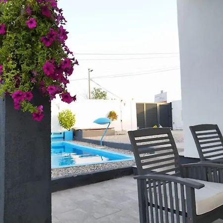 Ema Villa